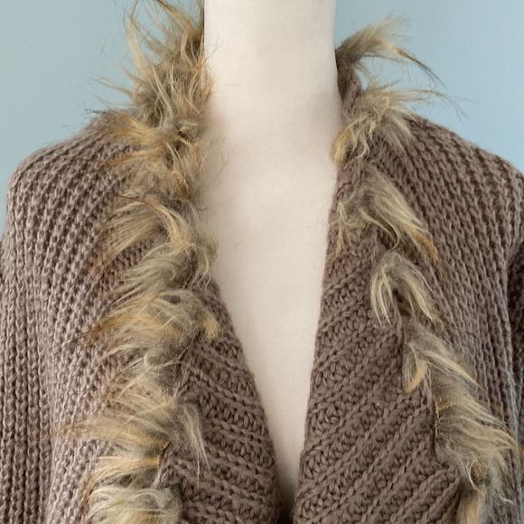 INC Fur trimmed Big & Cozy Cardigan Sweater Size Medium - Picture 2 of 7